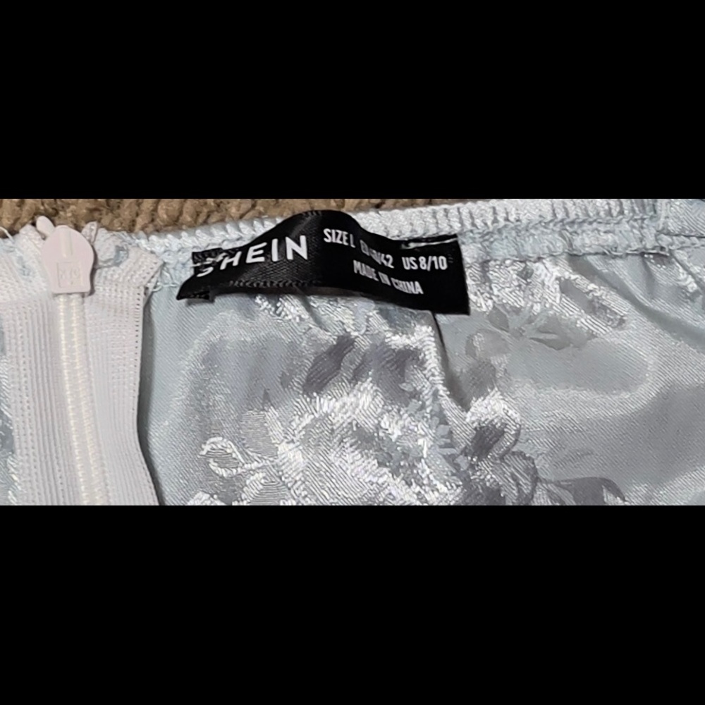 Size L light blue floral slip